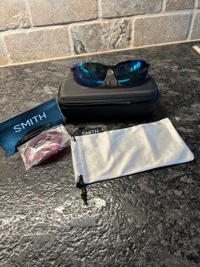 Smith Parallel Max 2 sunglasses crystal Mediterranean polarized